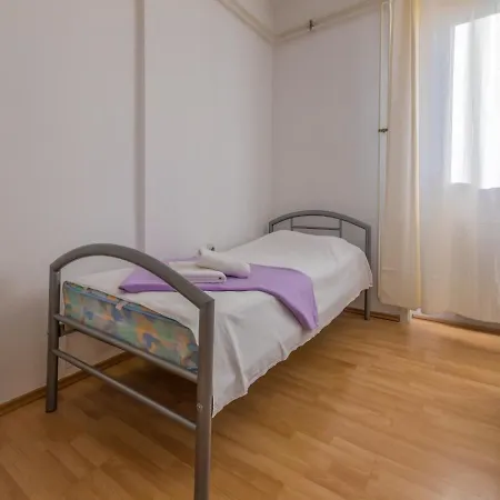 Apartment Roni